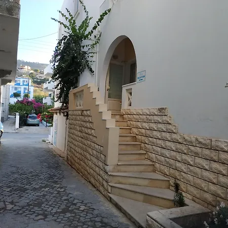 ρένια Ξενοδοχείο με διαμερίσματα 3*
