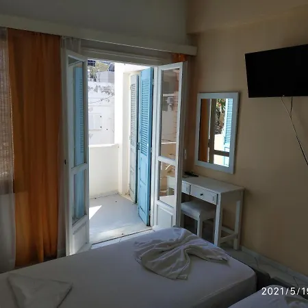 Renia 3* Agia Pelagia (Crete)