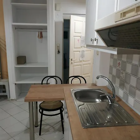 Renia Aparthotel